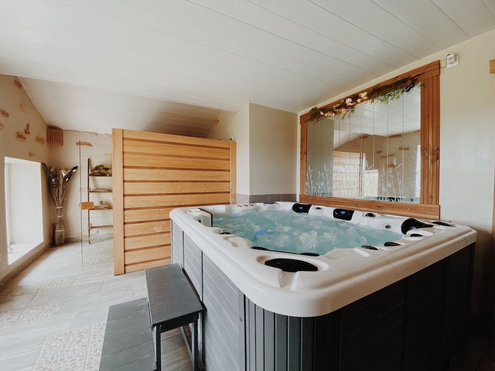 Domaine de Saint Florent - Piscine & Spa photo 3