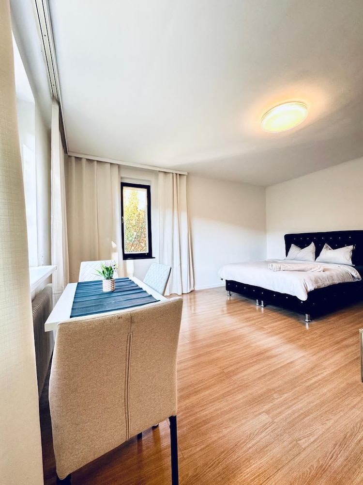 Cozy Garden Villa near Danube For 16P