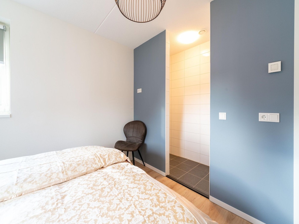 Holiday Home in Scherpenisse With Sauna view 4