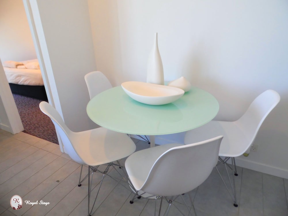 Royal Stays Apartments Docklands