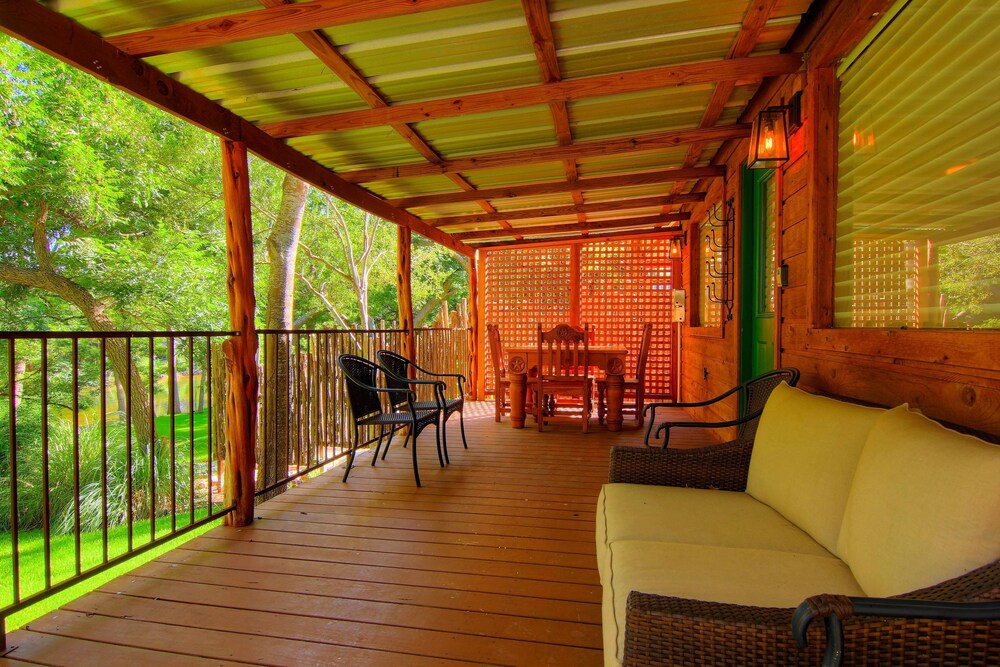 The Hideout 5 Bedroom Home by RedAwning