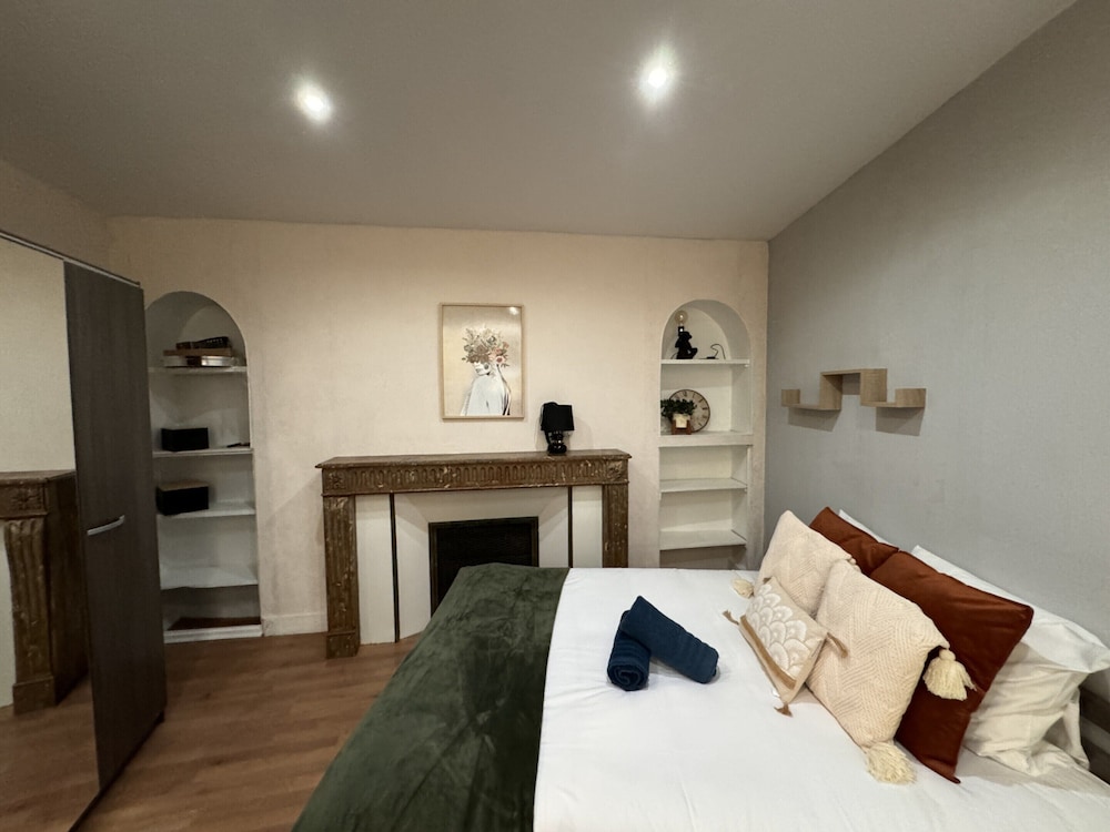 Villa in Le Mans Near Plantagenet City