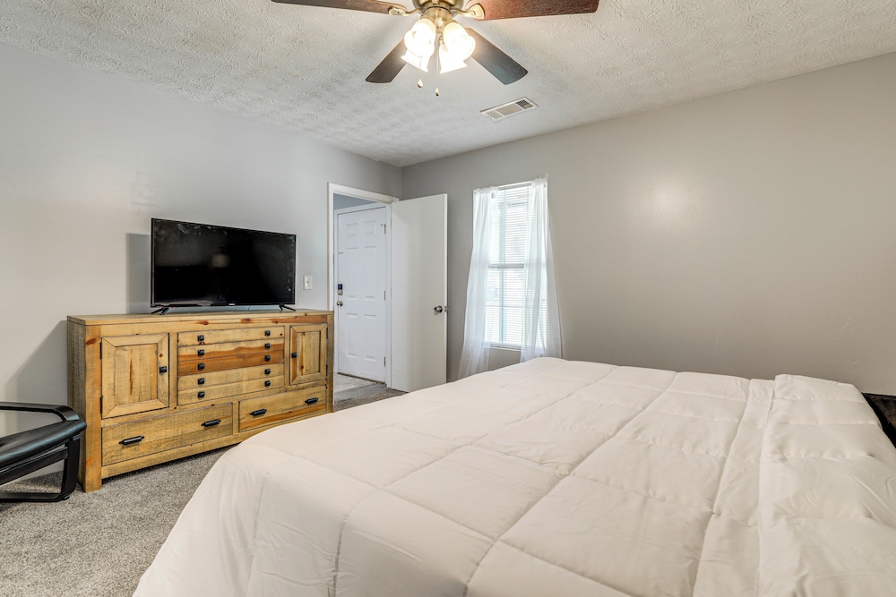 Ping-pong & Pool Table: Peaceful Stonecrest Escape