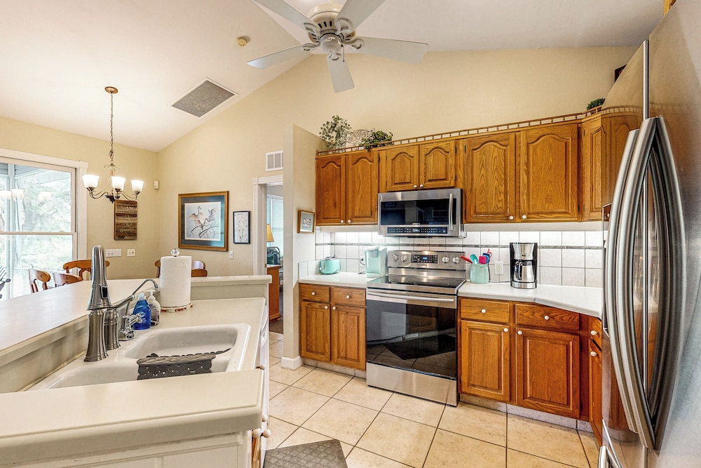 Charming Suwanee House and Bungalow!