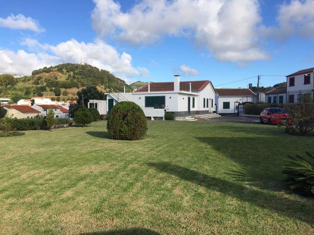 Recent Villa, Located in a Quiet Residential Area, 2km From the Center view 5