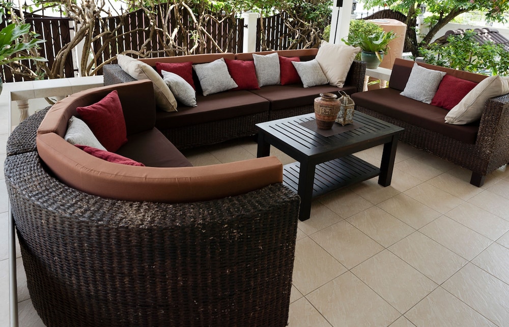 Kesorn Charming Authentic Thai Pool Villa Phuket