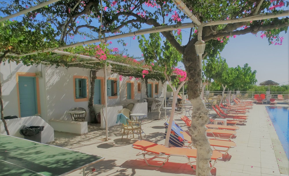 Santorini Camping & Hostel
