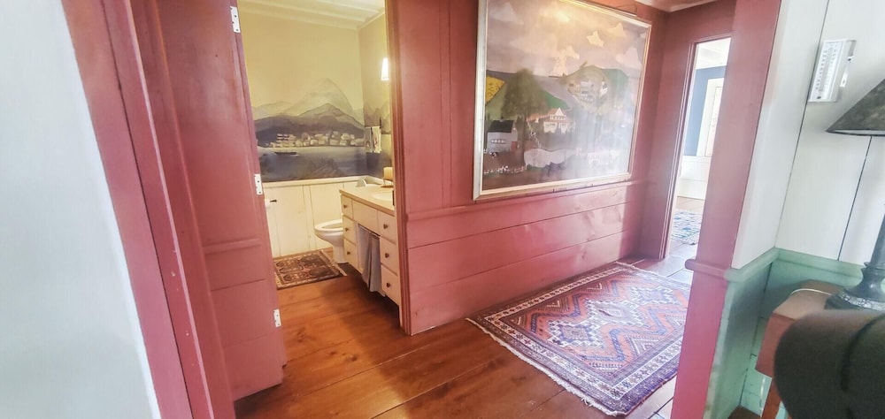 Old Orchard House