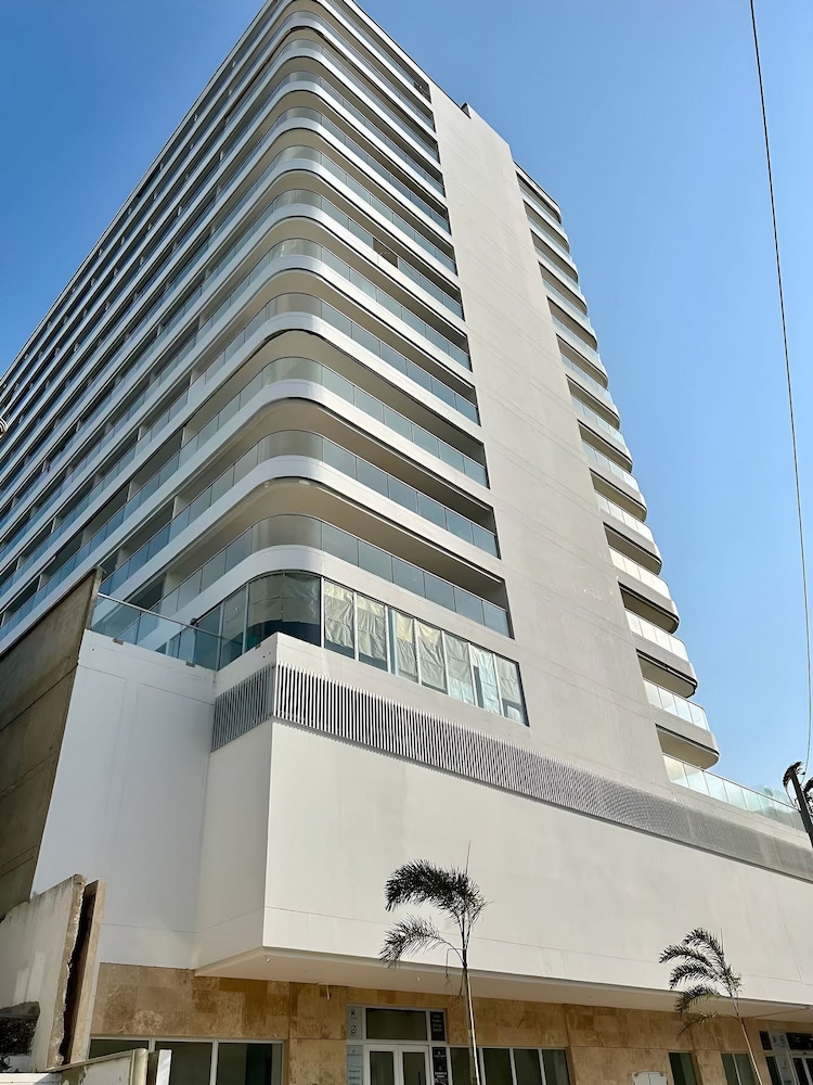 Condominio exclusivo nuevo frente al mar
