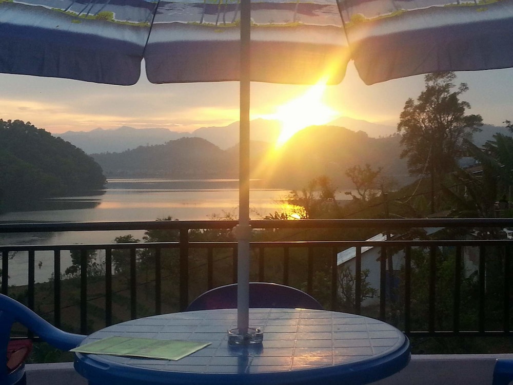 Begnas Lake front guest house