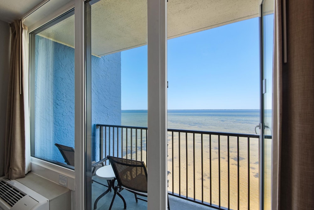 Bayside Inn 6786