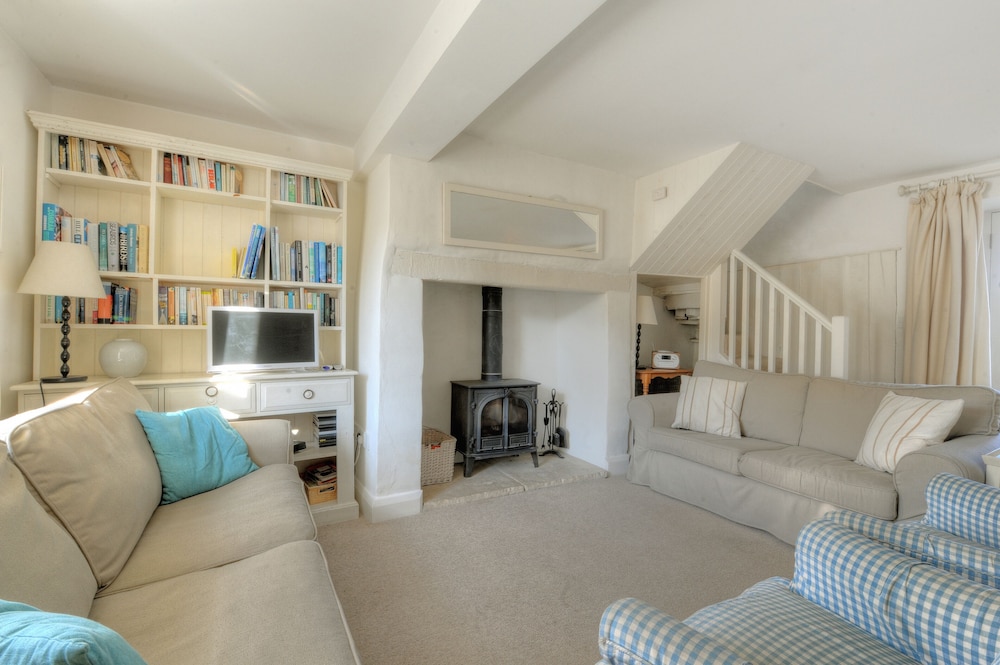 Charm Cottage