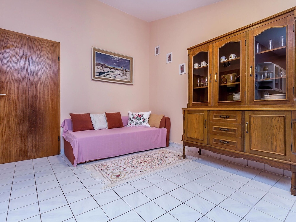 Apartment in Liznjan With Pool Terrace
