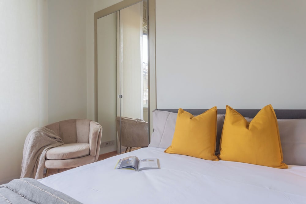 Garibaldi's Balcony by Rent all Como
