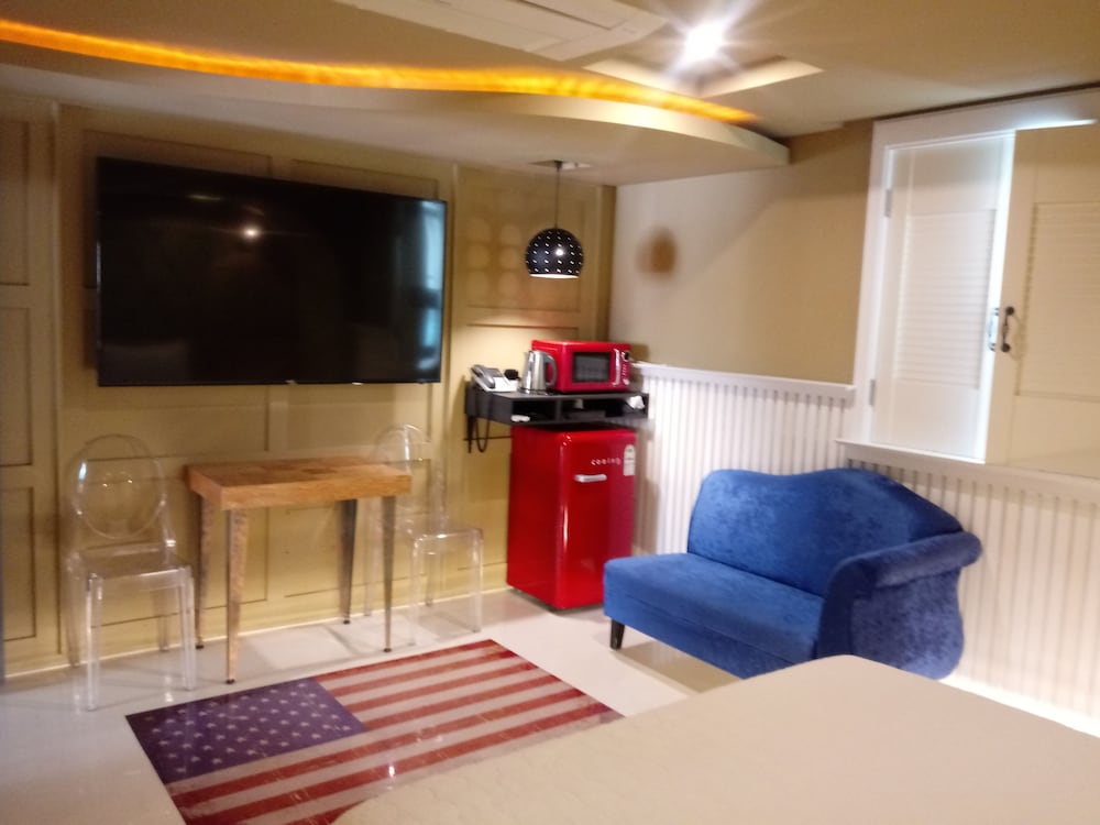 747 Motel view 3