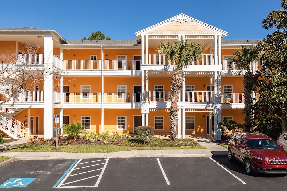 Hotel Breezy Day at Bahama Bay - Image 1