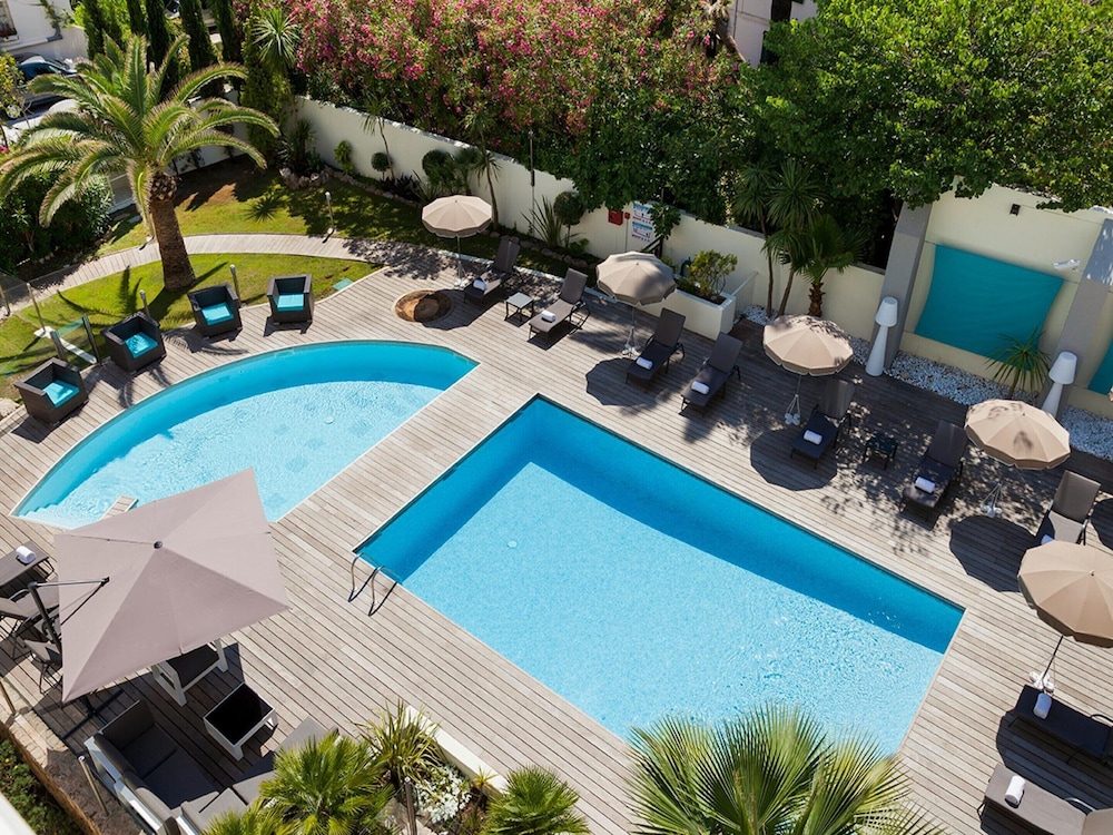 Junior Suite in Cannes for 4 Guests