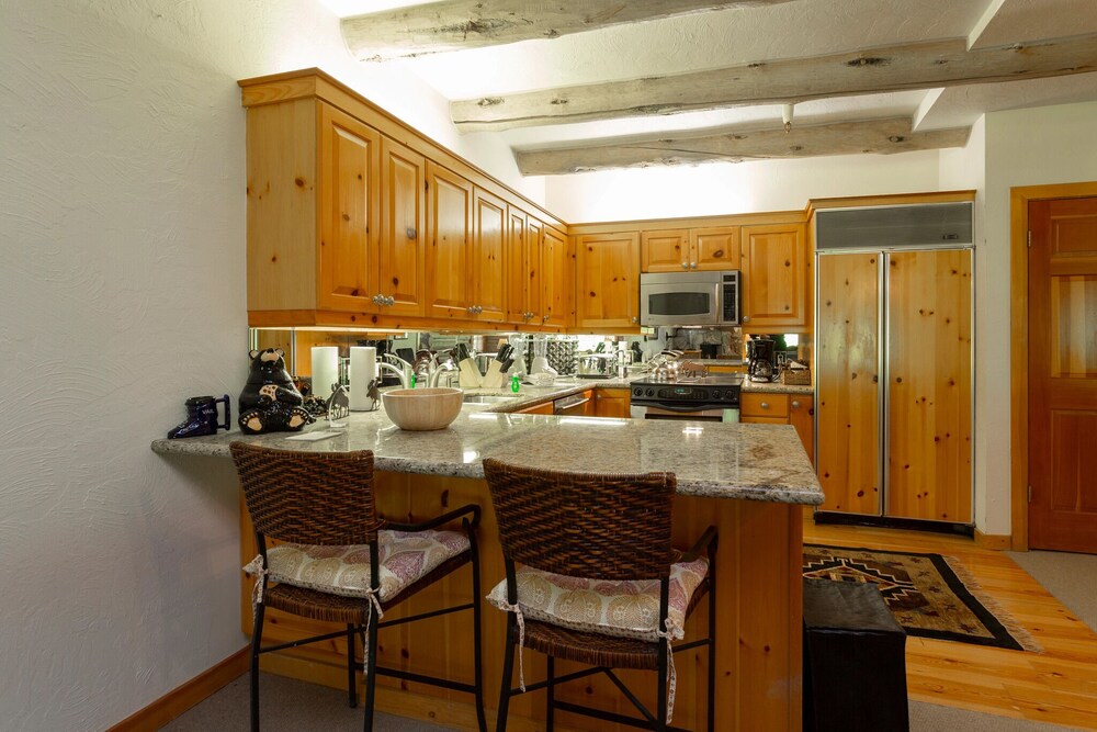 Pine Inn at Trail's End Lodge - Two Bedroom Residence with Spa #7 2 Condo