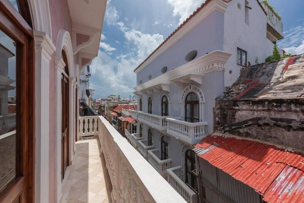Casa Luxor by SOHO