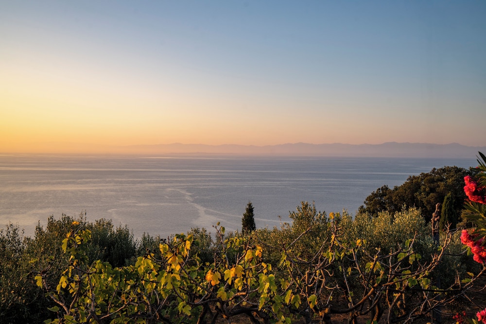 Borgo del Cannitello Romantic Resort