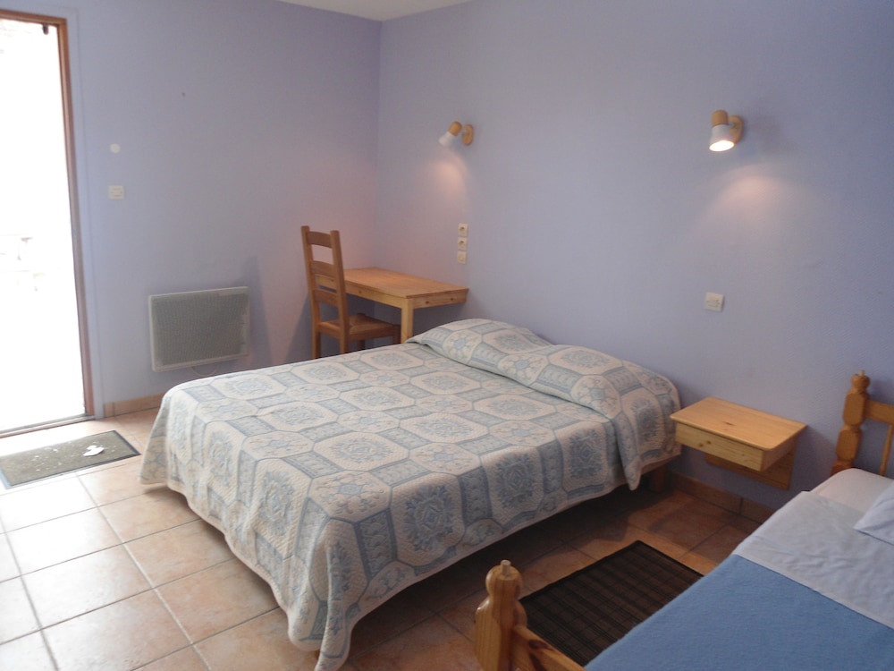 Auberge Du Pays De Sault view 3