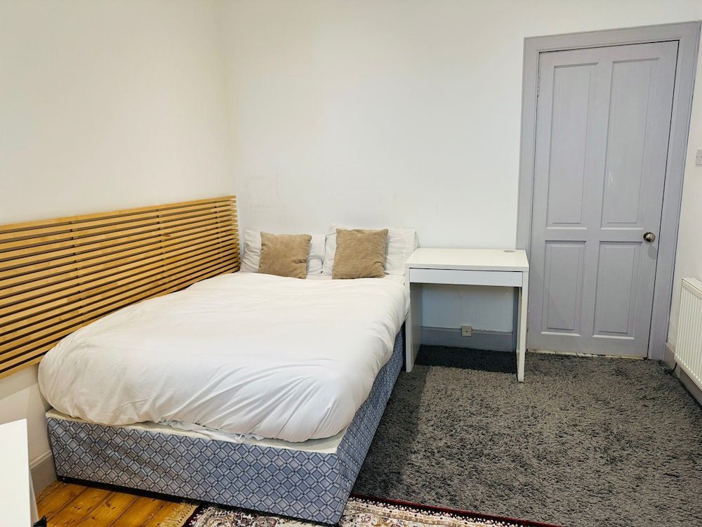Cozy Edinburgh Apartment Escape