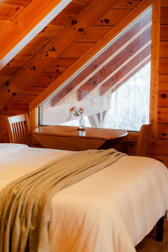 Sleeps 16! Luxury Cabin With Game Room & Hot Tub