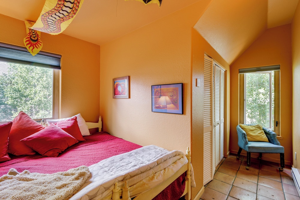 Bike, Hike & Ski: Artsy Steamboat Springs Retreat!