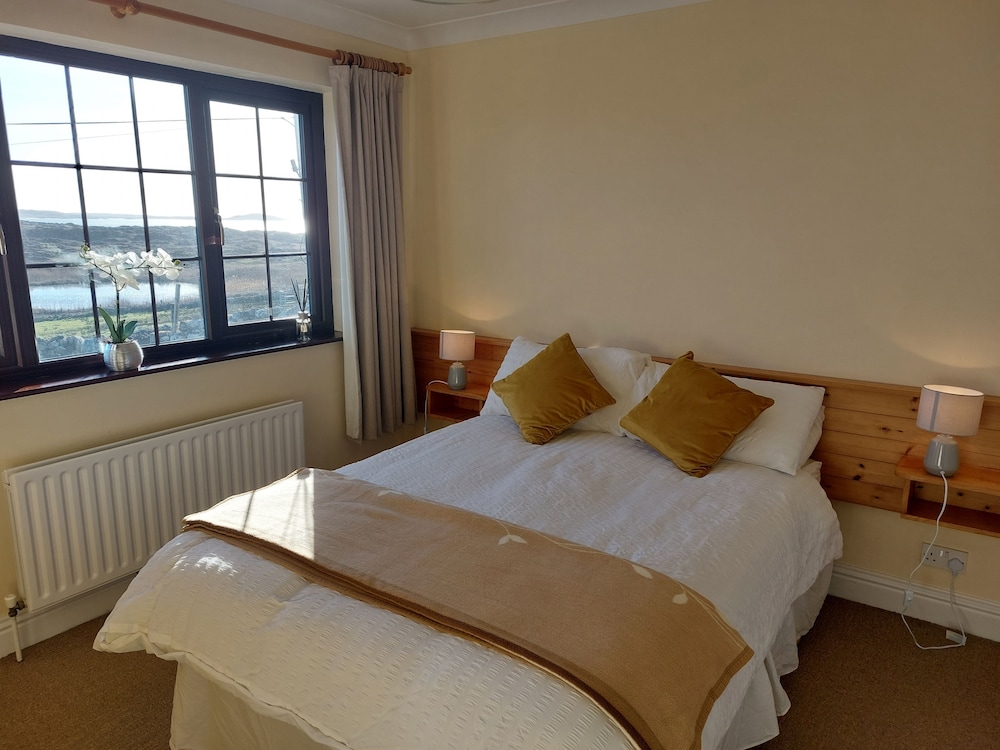 Sea View Cottage, Errislannan view 2