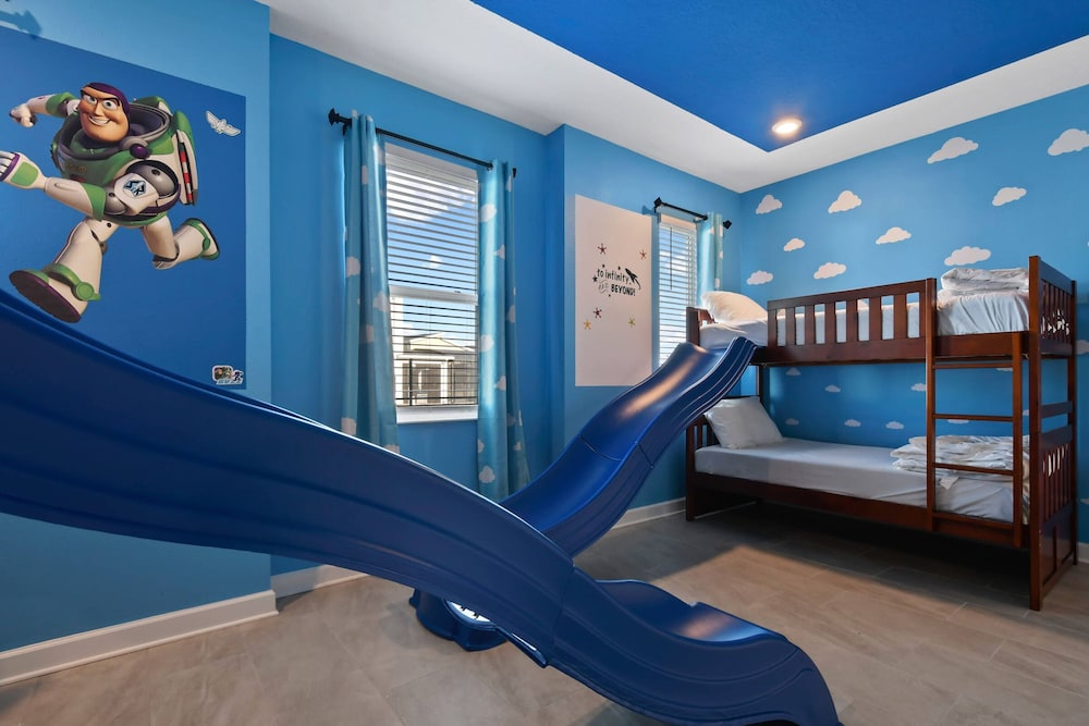 Disney 9Bd Storeylake Game Pool