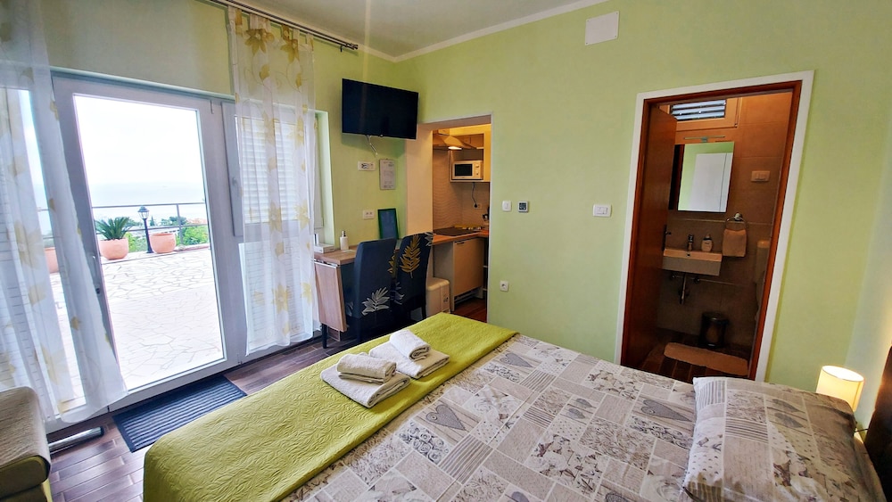 Rooms Vila Irma view 4