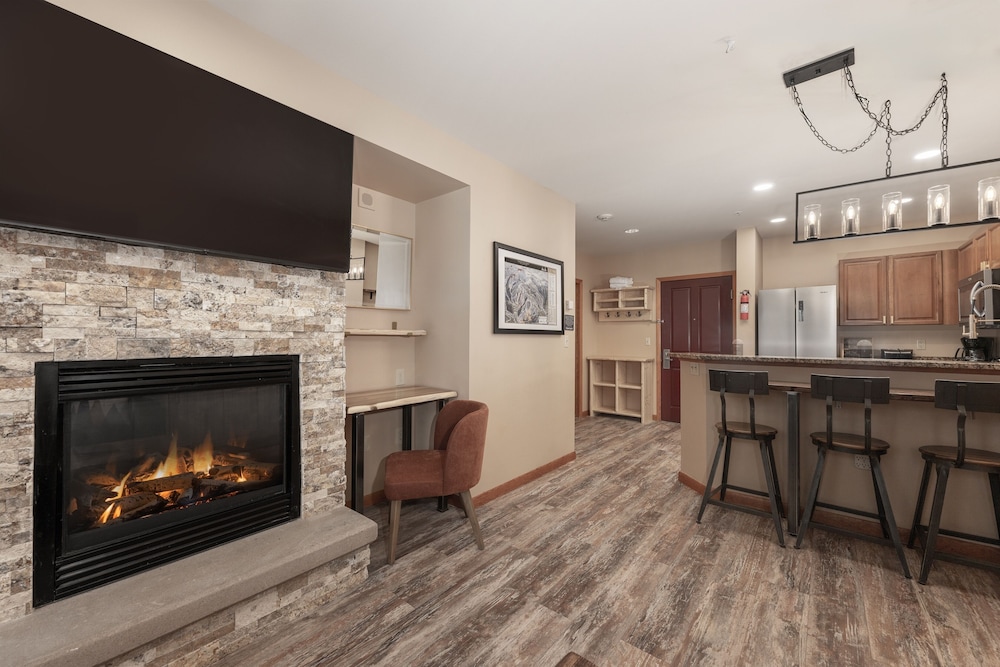 Zephyr Mountain Lodge - Winter Park CO Condos