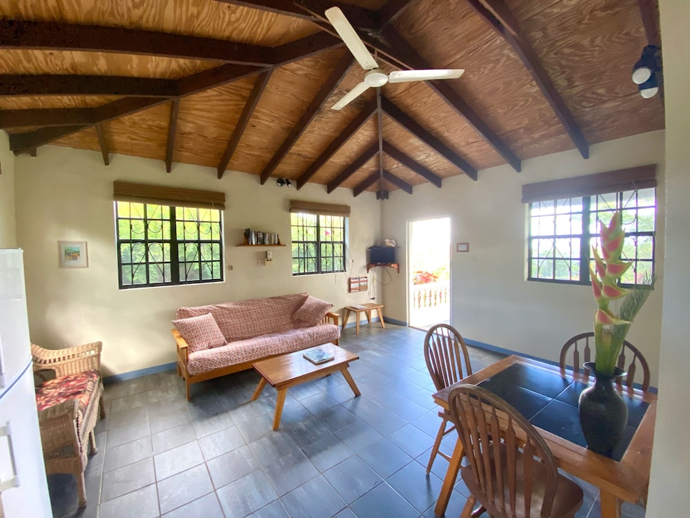 Sea Cliff Eco-Cottages & Gin Distillery view 4