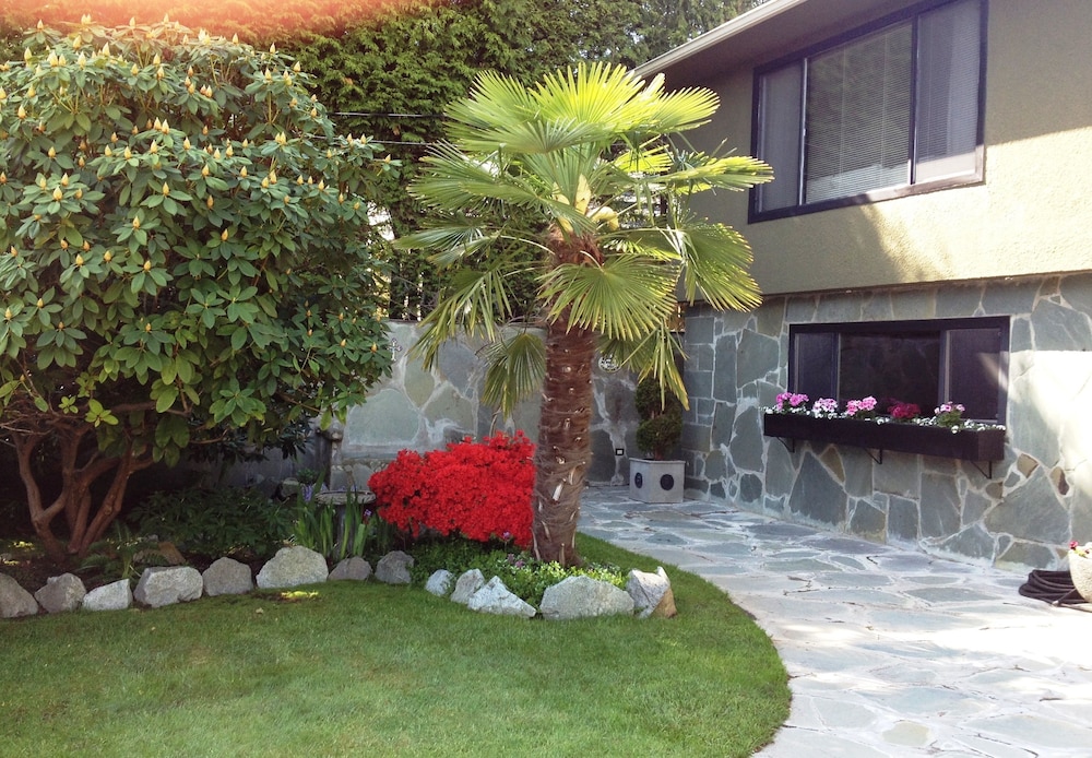 The Stone Hedge B&B