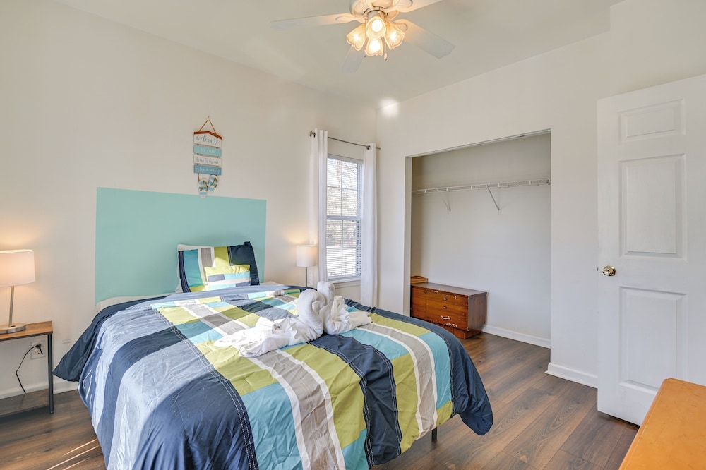 < 1 Mi to Golf: Condo w/ Balcony in Myrtle Beach!