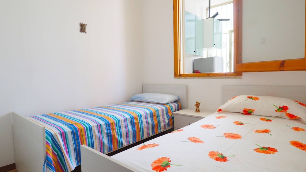 Mimosa - House 5 Places 2 Bedrooms on the Beach