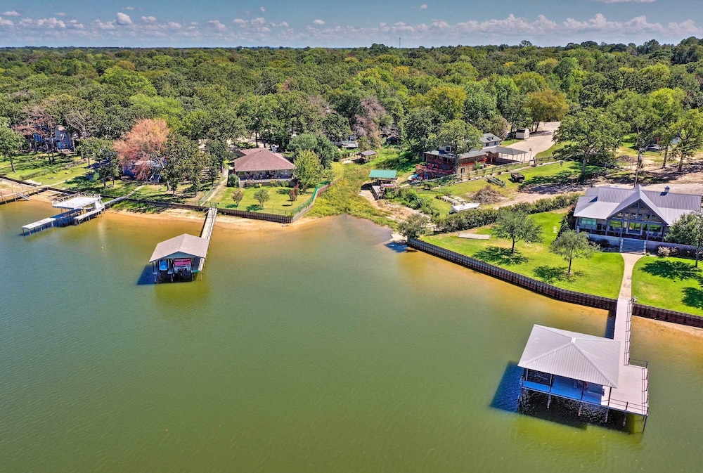 Modern Lakefront Mabank Home w/ Pool Table! view 4