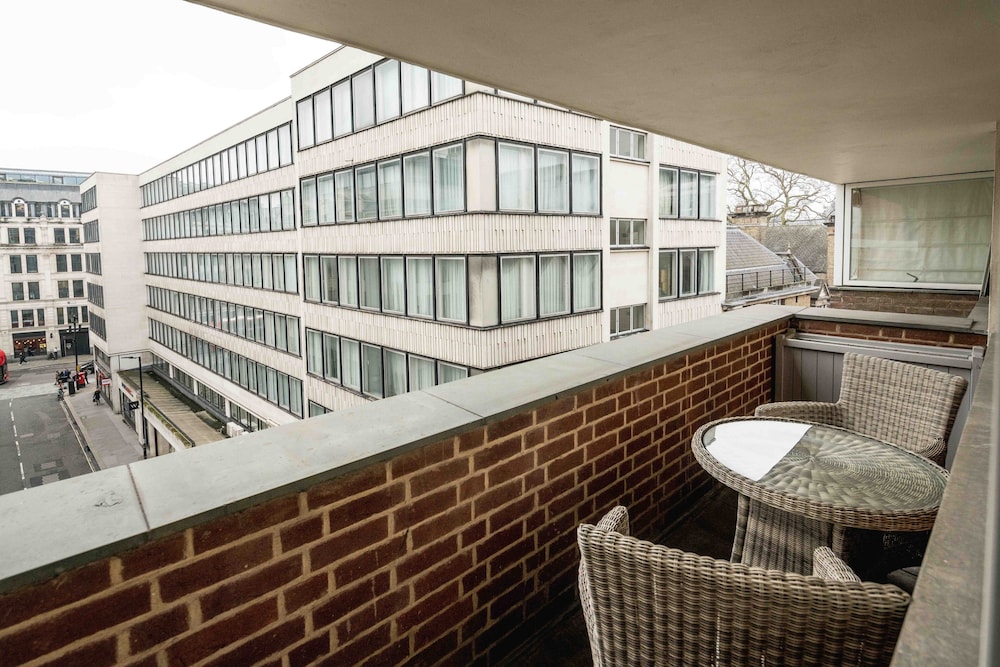 Bright 2-Bed Flat Near St Paul’S