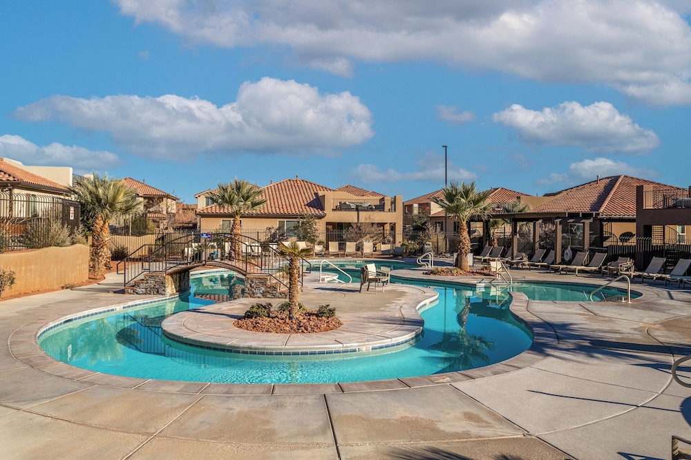 Paradise Village by Cloud Dream Homes