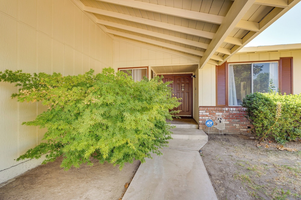 Updated Home in Suburbs - 10 Mi to Dtwn Stockton!
