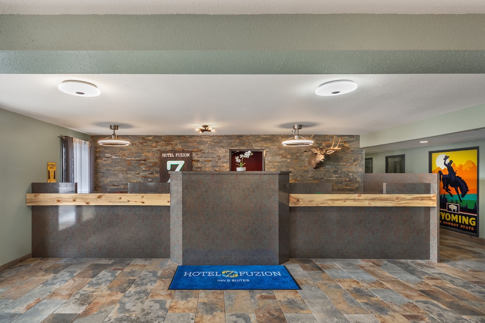 HOTEL FUZION INN & SUITES