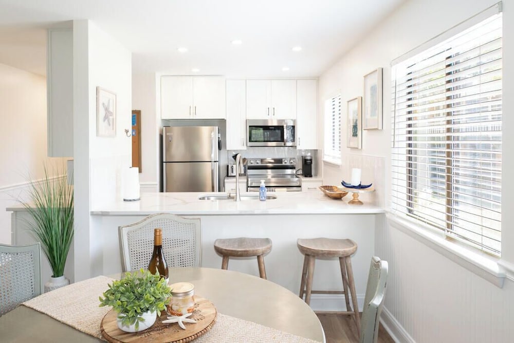 158 Beach Club Villa - Coastal Comfort With Stunning Marsh Views