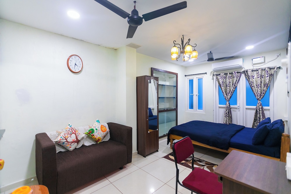 Roscotel Bay Stays 2BHK Near White Town view 2