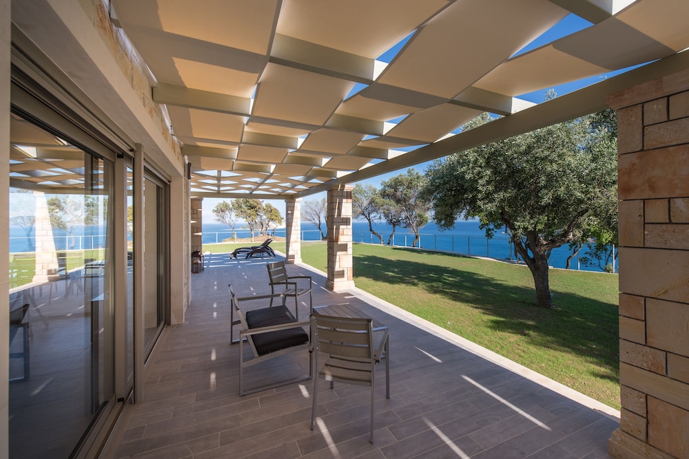 Artina Luxury Villa