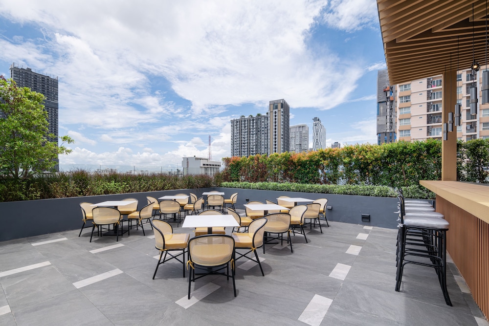 Ramada Plaza by Wyndham Bangkok Sukhumvit 48 2