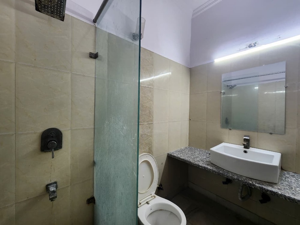 Hotel Grand Central Near Karolbagh Metro