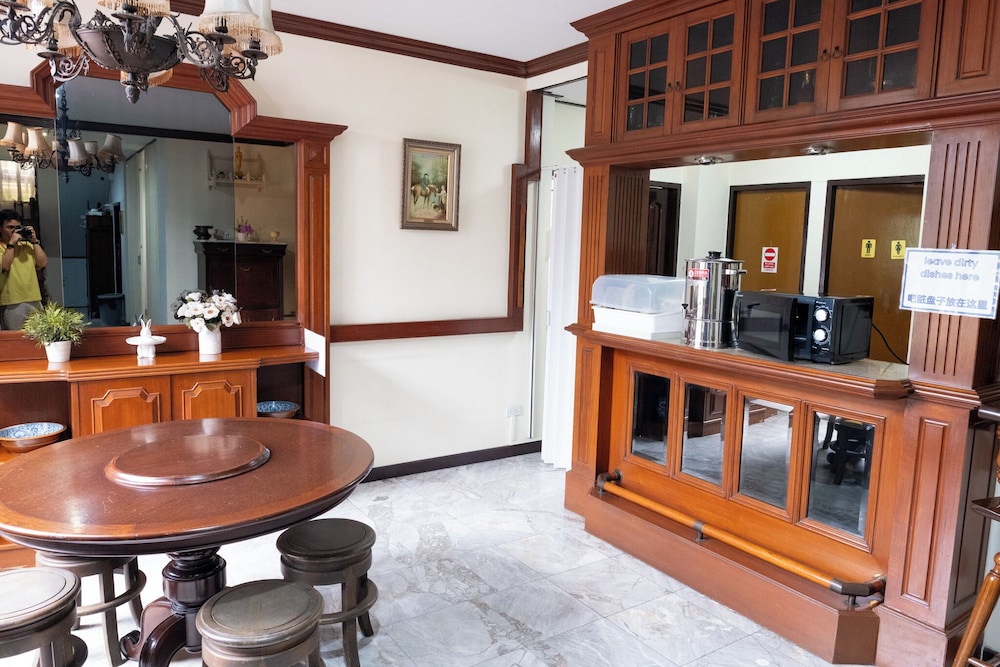 Seven Rabbit House