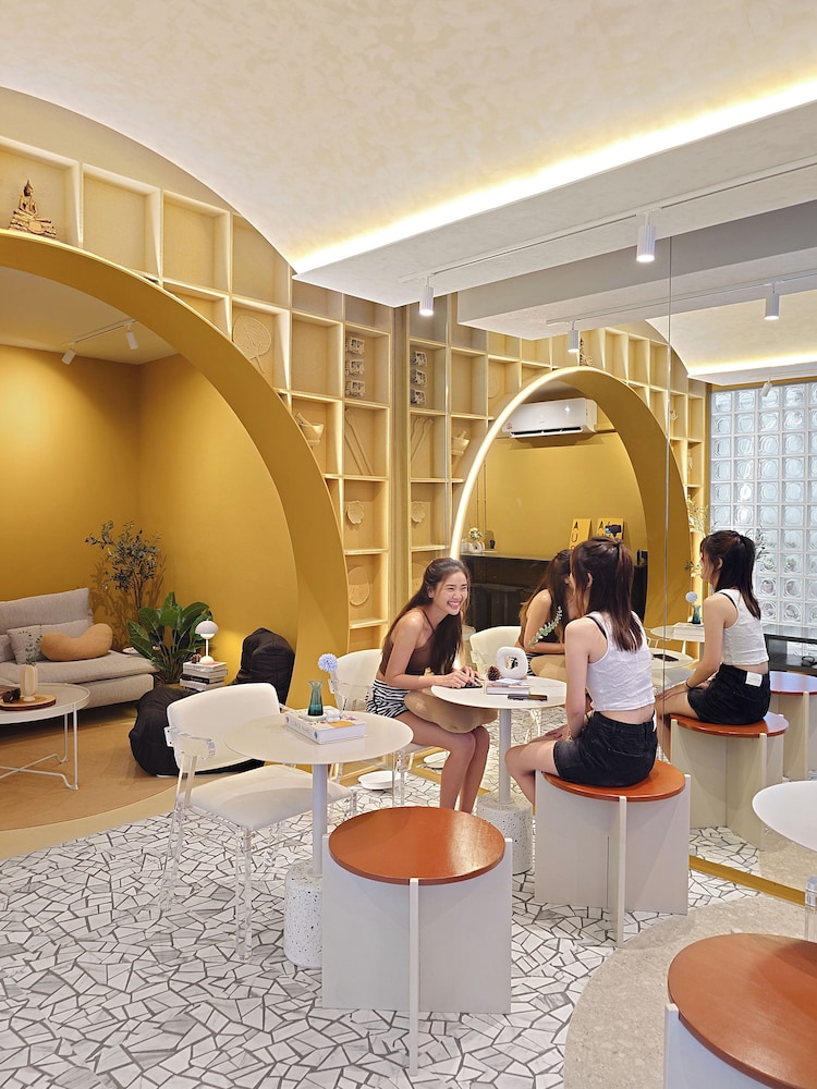 Au Luna Bangkok Hostel