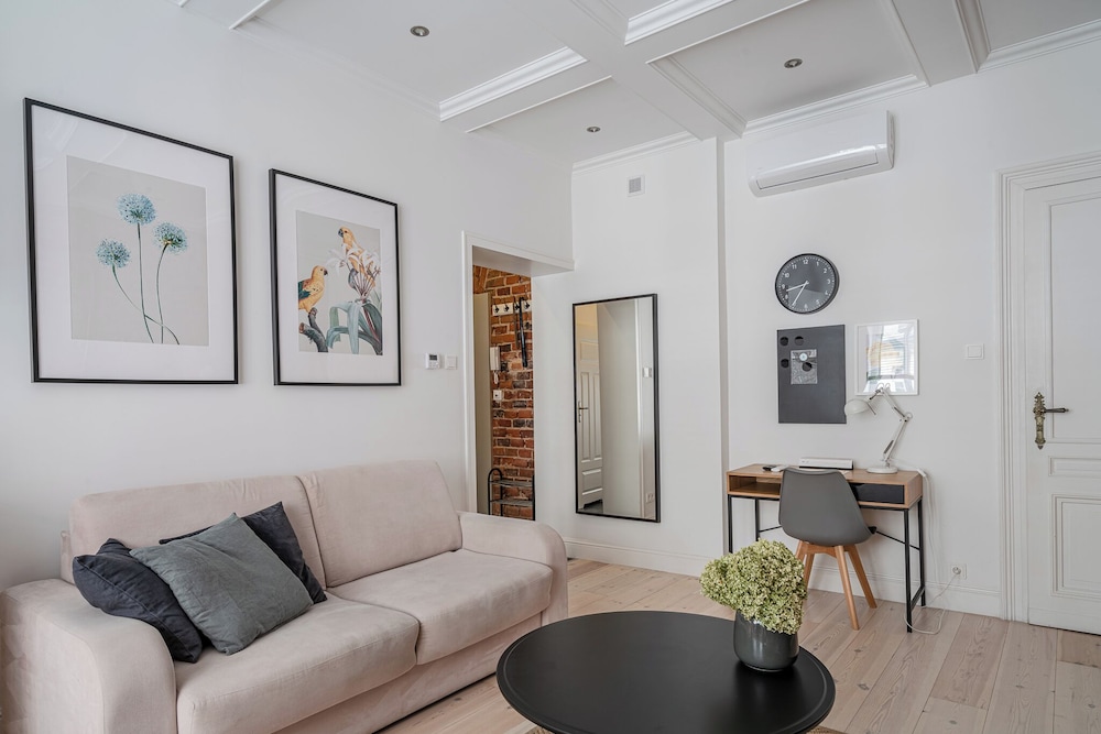 AS HOME Szewska