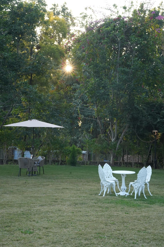 3 Acres Resort